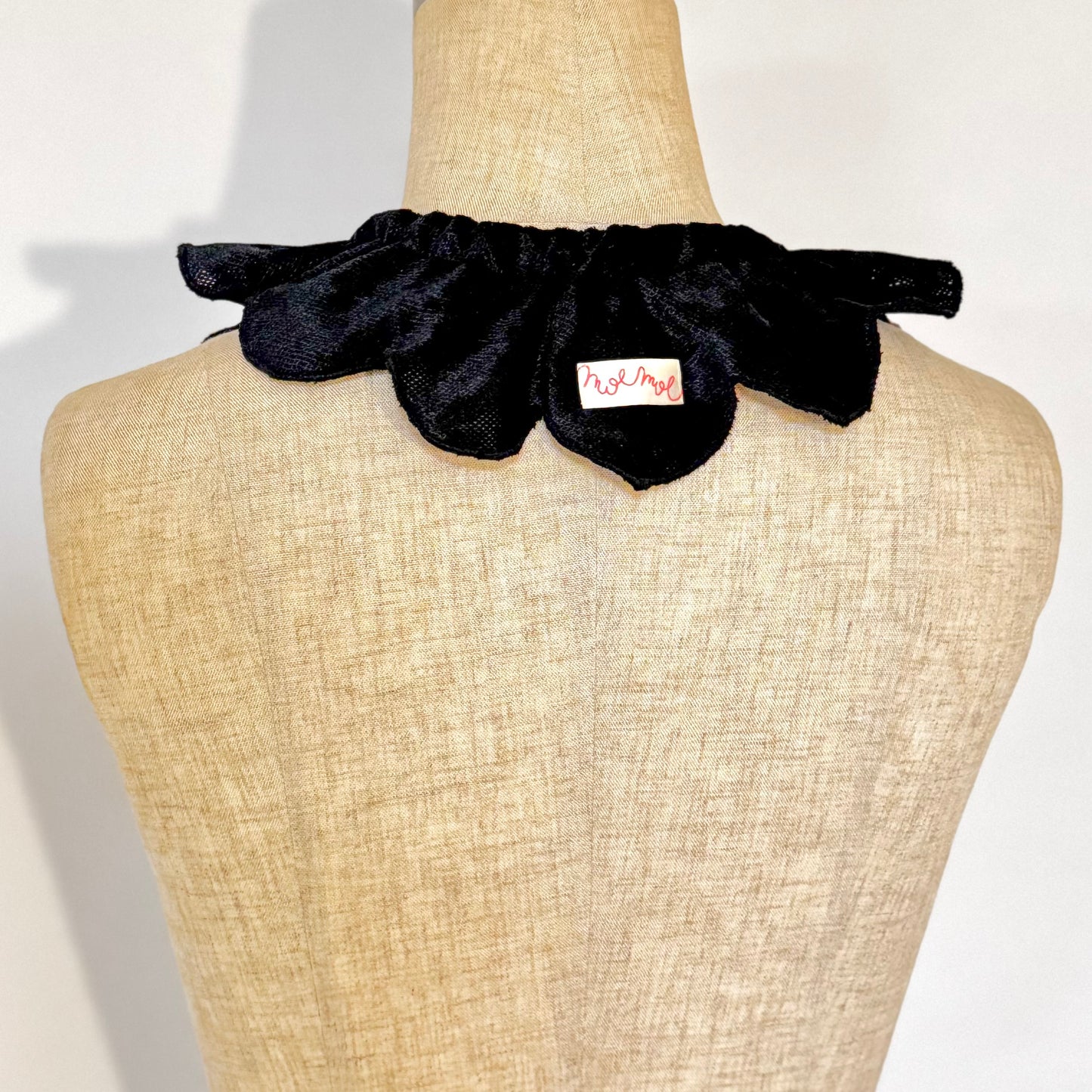 MOSS CHOU CHOU COLLAR