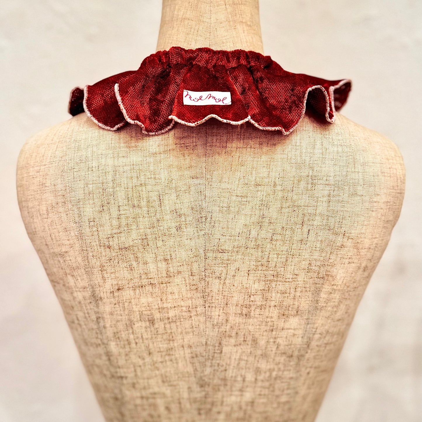 MOSS CHOU CHOU COLLAR